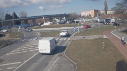 Křižovatka ulic Velká Dlážka a Polní