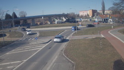 Křižovatka ulic Velká Dlážka a Polní