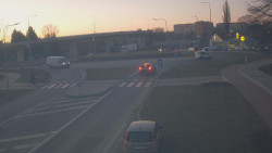 Křižovatka ulic Velká Dlážka a Polní