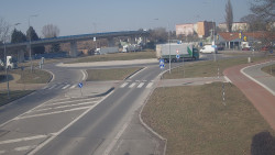 Křižovatka ulic Velká Dlážka a Polní