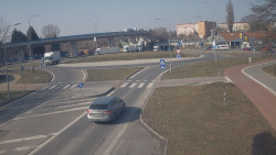 Křižovatka ulic Velká Dlážka a Polní