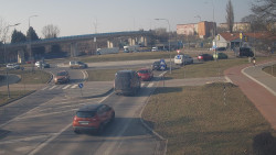 Křižovatka ulic Velká Dlážka a Polní