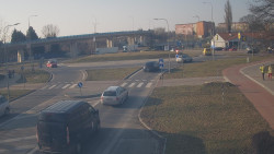 Křižovatka ulic Velká Dlážka a Polní