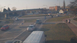 Křižovatka ulic Velká Dlážka a Polní