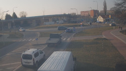 Křižovatka ulic Velká Dlážka a Polní