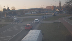 Křižovatka ulic Velká Dlážka a Polní