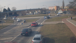 Křižovatka ulic Velká Dlážka a Polní