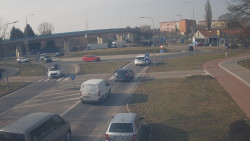 Křižovatka ulic Velká Dlážka a Polní