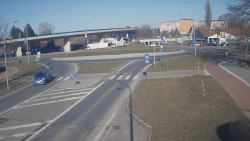 Křižovatka ulic Velká Dlážka a Polní