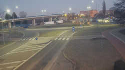 Křižovatka ulic Velká Dlážka a Polní