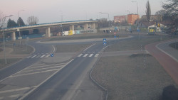 Křižovatka ulic Velká Dlážka a Polní