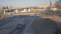 Křižovatka ulic Velká Dlážka a Polní