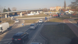 Křižovatka ulic Velká Dlážka a Polní