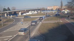 Křižovatka ulic Velká Dlážka a Polní