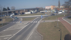 Křižovatka ulic Velká Dlážka a Polní