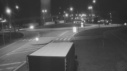 Křižovatka ulic Velká Dlážka a Polní