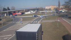 Křižovatka ulic Velká Dlážka a Polní