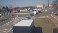 Křižovatka ulic Velká Dlážka a Polní