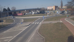 Křižovatka ulic Velká Dlážka a Polní