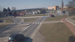 Křižovatka ulic Velká Dlážka a Polní