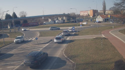 Křižovatka ulic Velká Dlážka a Polní