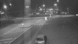 Křižovatka ulic Velká Dlážka a Polní