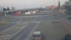 Křižovatka ulic Velká Dlážka a Polní