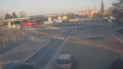 Křižovatka ulic Velká Dlážka a Polní