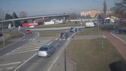 Křižovatka ulic Velká Dlážka a Polní