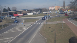 Křižovatka ulic Velká Dlážka a Polní