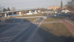 Křižovatka ulic Velká Dlážka a Polní