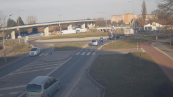 Křižovatka ulic Velká Dlážka a Polní