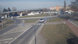 Křižovatka ulic Velká Dlážka a Polní