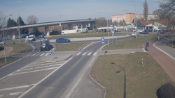 Křižovatka ulic Velká Dlážka a Polní