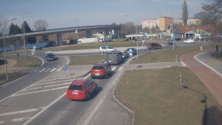 Křižovatka ulic Velká Dlážka a Polní