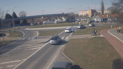 Křižovatka ulic Velká Dlážka a Polní