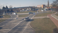 Křižovatka ulic Velká Dlážka a Polní