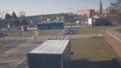 Křižovatka ulic Velká Dlážka a Polní