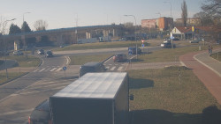 Křižovatka ulic Velká Dlážka a Polní