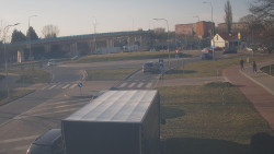 Křižovatka ulic Velká Dlážka a Polní