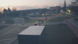 Křižovatka ulic Velká Dlážka a Polní