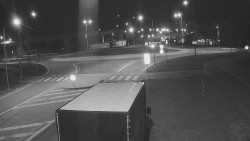 Křižovatka ulic Velká Dlážka a Polní