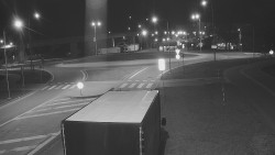 Křižovatka ulic Velká Dlážka a Polní