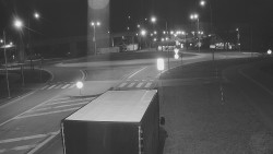 Křižovatka ulic Velká Dlážka a Polní