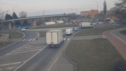 Křižovatka ulic Velká Dlážka a Polní