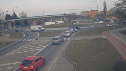 Křižovatka ulic Velká Dlážka a Polní