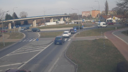 Křižovatka ulic Velká Dlážka a Polní