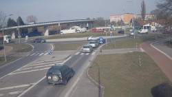 Křižovatka ulic Velká Dlážka a Polní