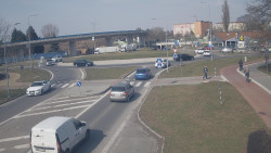 Křižovatka ulic Velká Dlážka a Polní