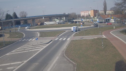 Křižovatka ulic Velká Dlážka a Polní